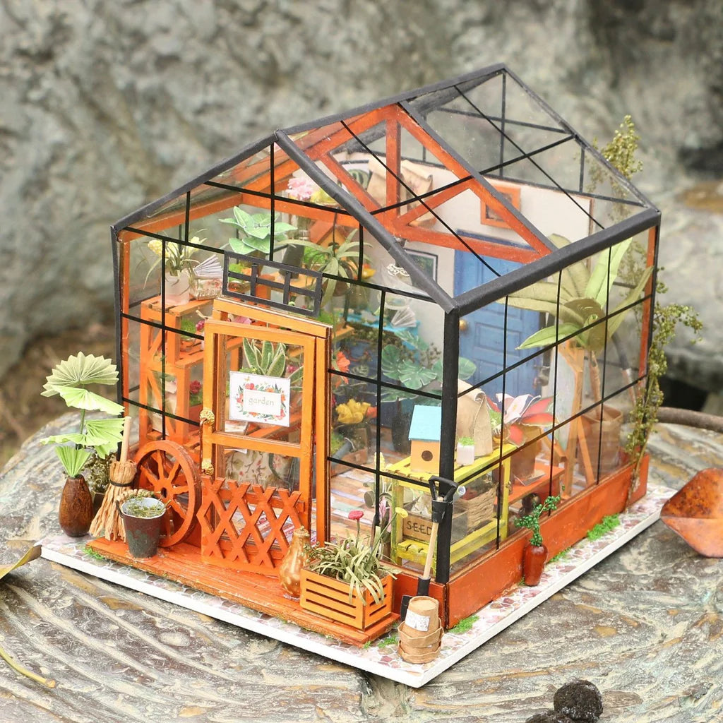 Maison miniature à construire soi-même Book Nook TC25 (avec