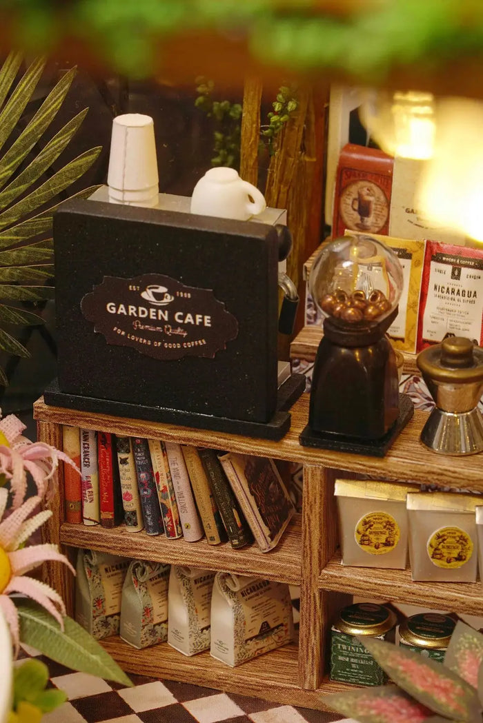 Maison Miniature Garden Café