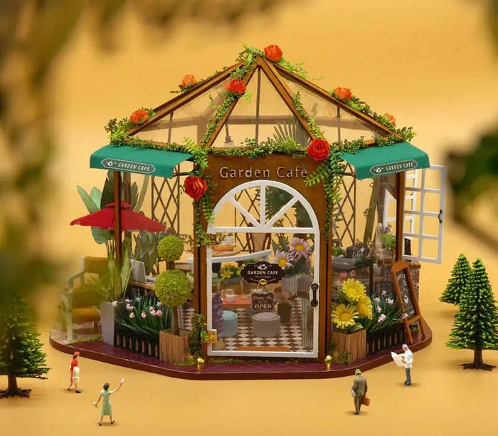 Maison Miniature Garden Café