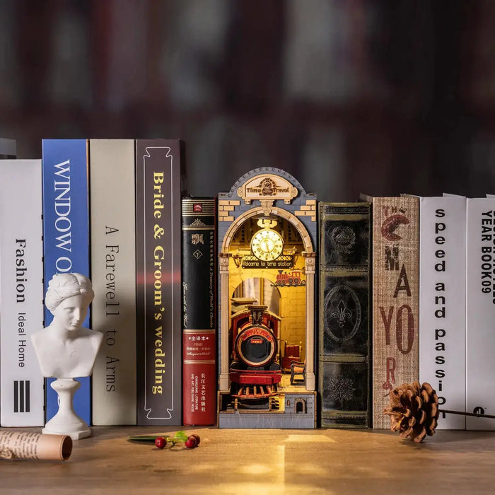 Book Nook La Machine a Remonter Le Temps (Inspiré du Train