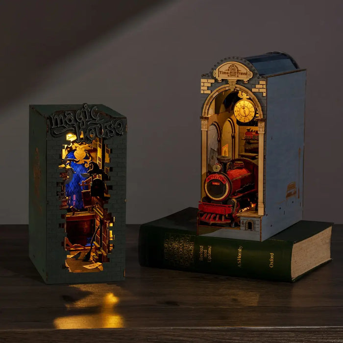 Book Nook La Machine a Remonter Le Temps (Inspiré du Train
