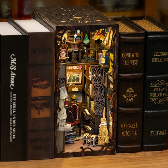 Book Nook Le Pharmacien Magique