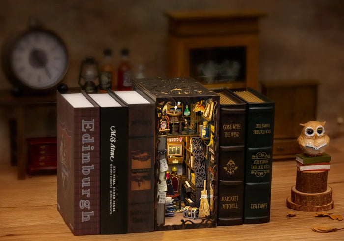 Book Nook Le Pharmacien Magique