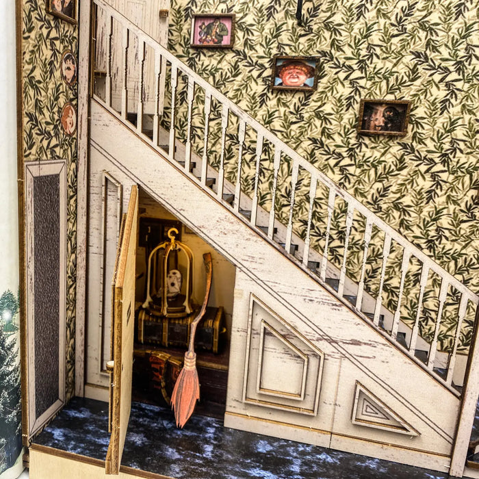 Book Nook Placard sous l’escalier