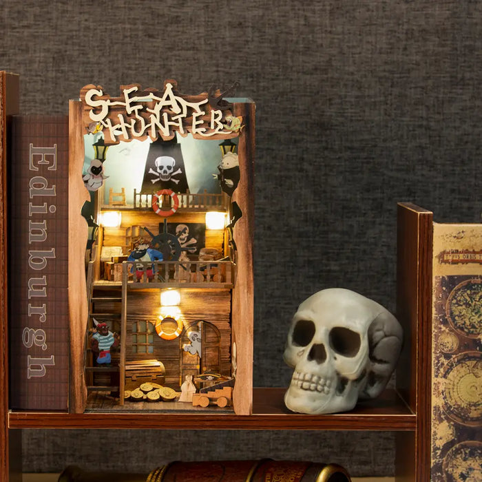 Book Nook Le Chasseur Des Mers