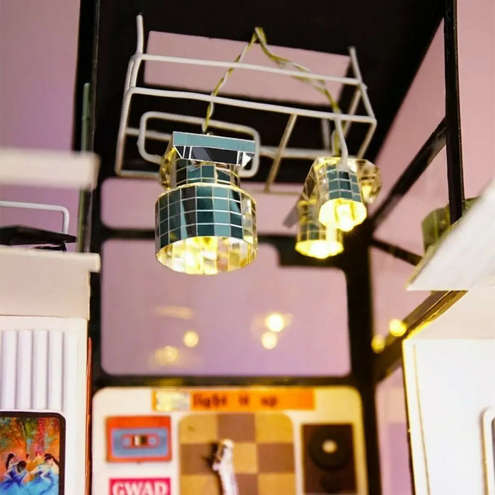 Maison Miniature Kevin’s Bachelor Studio