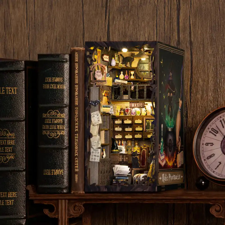 Book Nook Le Pharmacien Magique