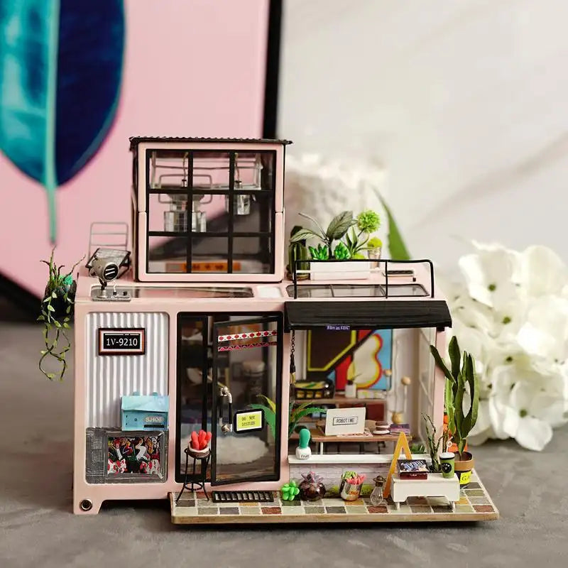 Maison Miniature Kevin’s Bachelor Studio