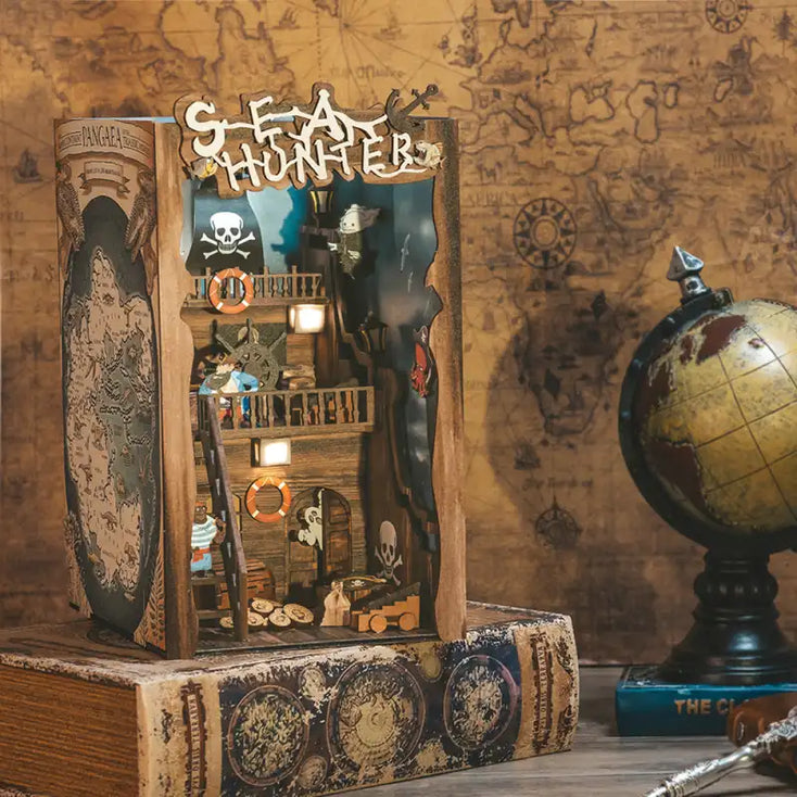 Book Nook Le Chasseur Des Mers